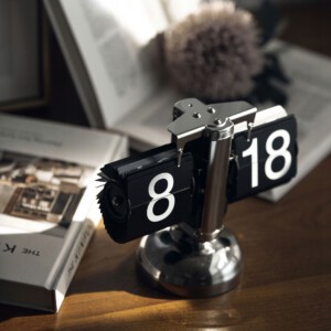 ZEGAR KLAPKOWY 24H RETRO MECHANICZNY VINTAGE NA BATERIE STALOWY PREZENT - miniatura 14