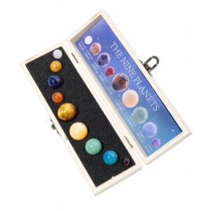 UKŁAD SŁONECZNY MIENRAŁY KAMIENIE W DREWNIANEJ SZKATUŁCE PREZENT 9 PLANET - miniatura 5