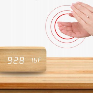 DREWNIANY ZEGAR BUDZIK Z TERMOMETREM KLASKACZ NA USB LUB BATERIE - miniatura 3