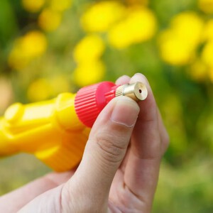 OPRYSKIWACZ NA BUTELKĘ od Napojów OGRODOWY Ręczny Uniwersalny NAKRĘCANY - miniatura 3