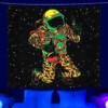 Dekoracja ŚCIENNA UV OBRAZ Fluorescencyjny GOBELIN ODBLASK 150cm Kosmonauta - miniatura 2