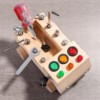 TABLICA MONTESSORI SENSORYCZNA DREWNIANA MANIPULACYJNA LED SAMOCHODZIK - miniatura 10