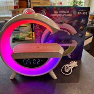 LAMPKA LED RGB Gamingowa GŁOŚNIK BLUETOOTH INDUKCJA PROJEKTOR Radio BUDZIK - miniatura 8