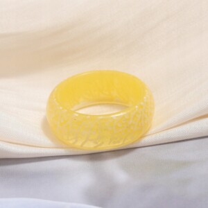 Pierścień obrączka sygnet świecący w ciemności unisex żółto-złoty fluo r.9 - miniatura 3