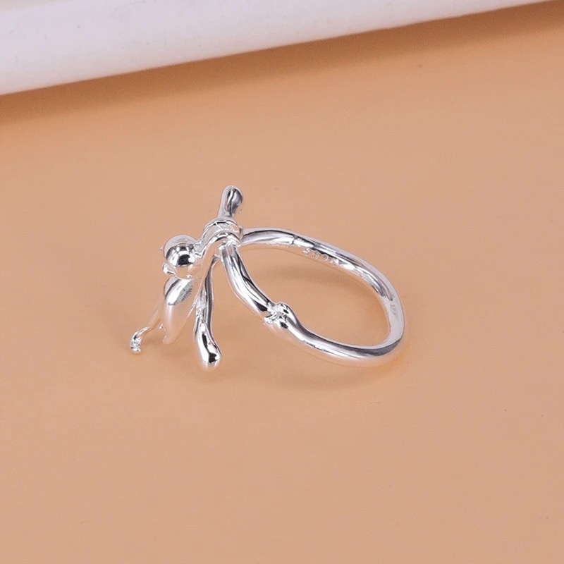 Srebrny damski pierścionek regulowany uniwersalny prezent spadający kot - obrazek 7