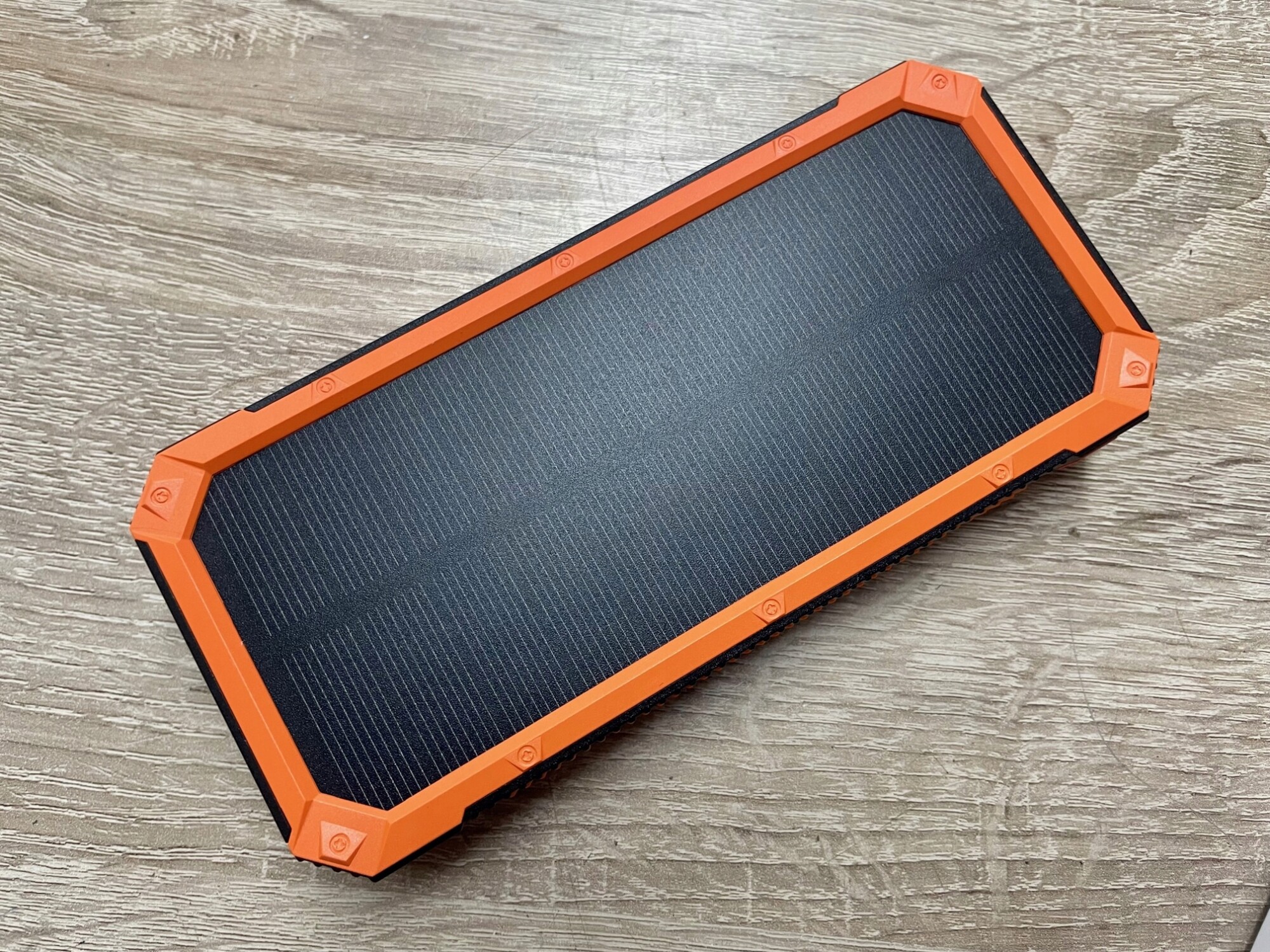 Powerbank solarny 4xusb 20000mah 20w indukcja ip65 - obrazek 9