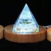 Piramida ORGONIT +LED Lampka PODSTAWA 5cm KRYSZTAŁ KAMIENIE AMULET 5cm HX12 - miniatura 7